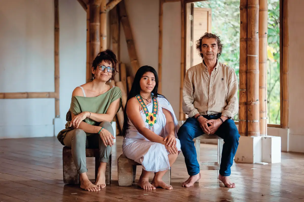 Nube Sandoval, Seneka Gil Nuvita y Bernardo Rey