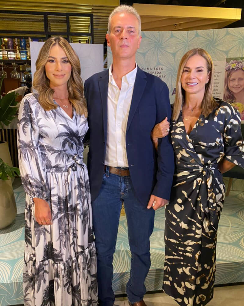 Carolina Soto y familia