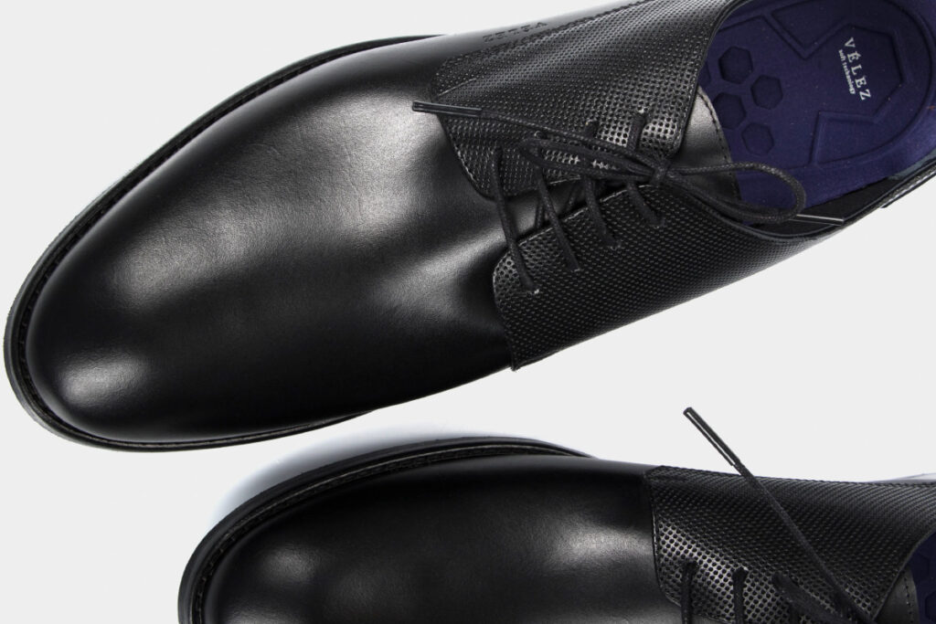Zapato negro liso