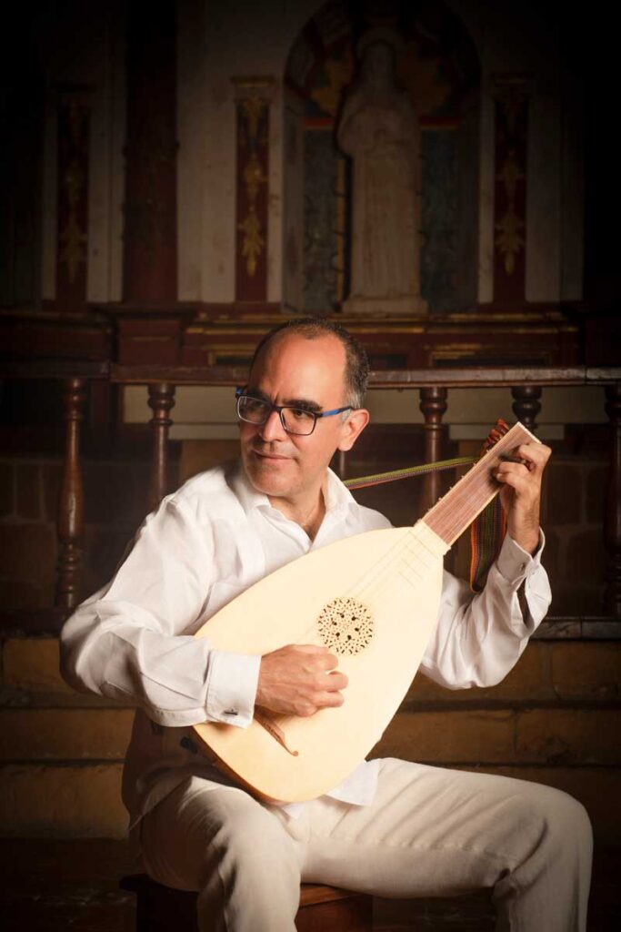 Julián Navarro