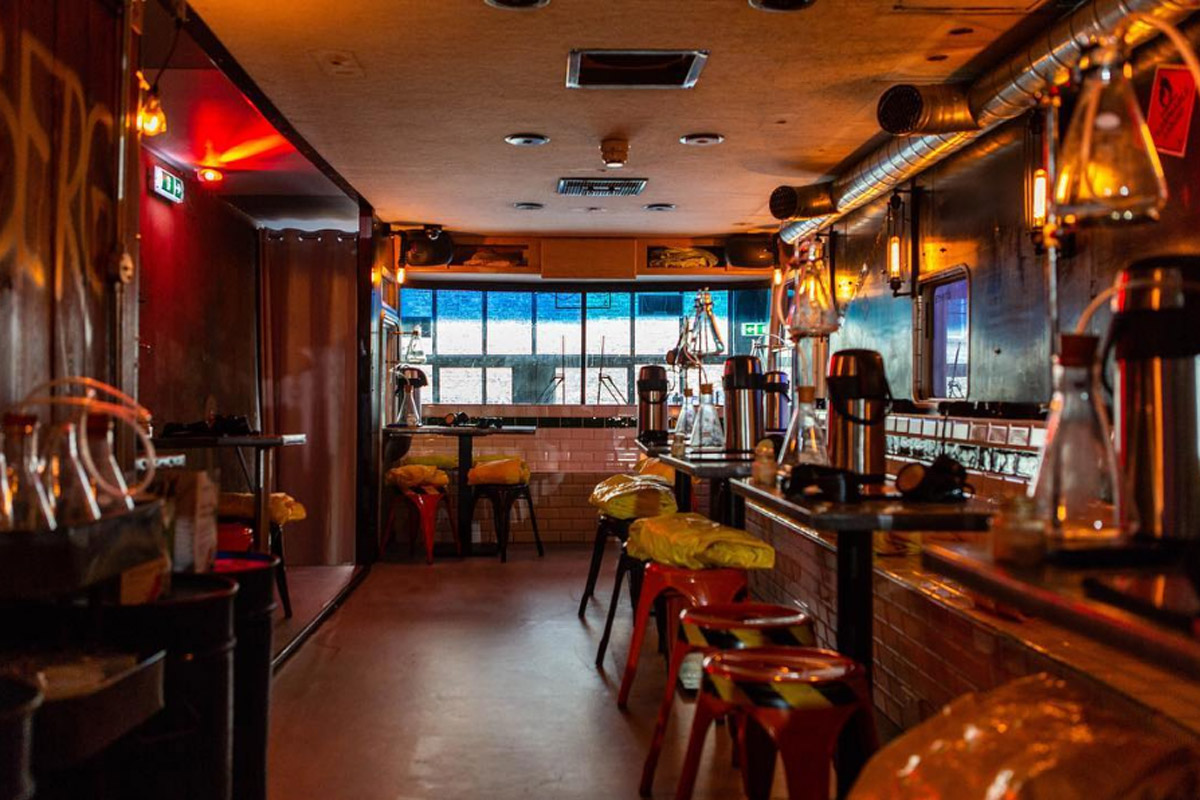 bar