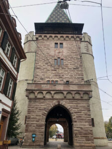 Gate