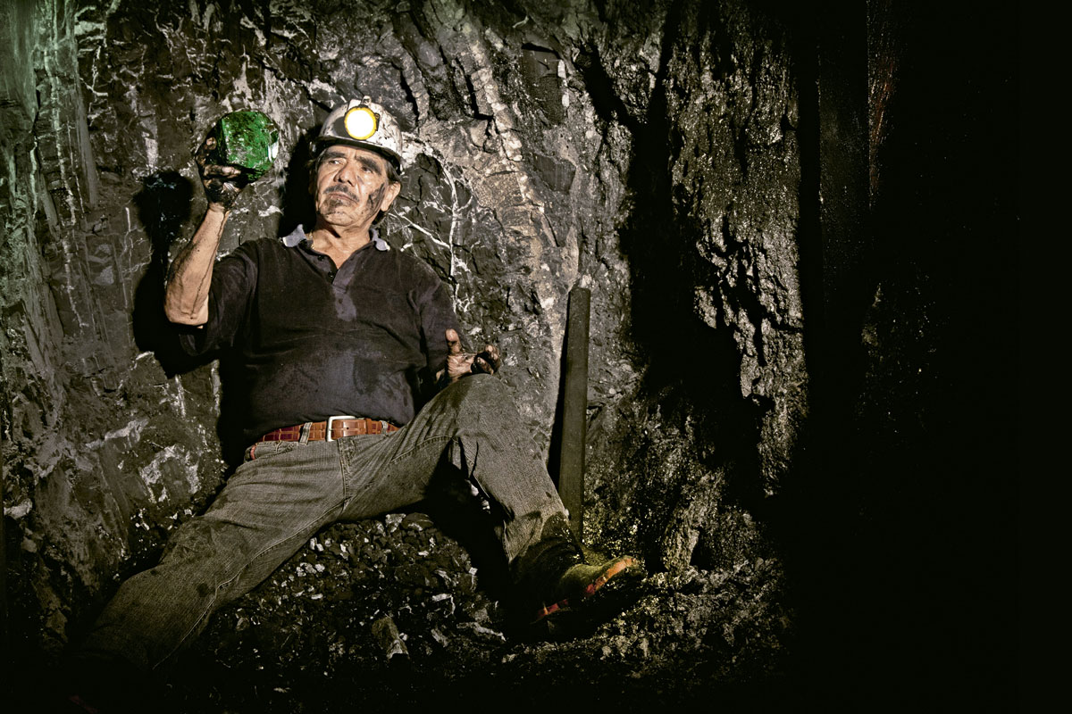 Víctor Carranza, esmeraldas