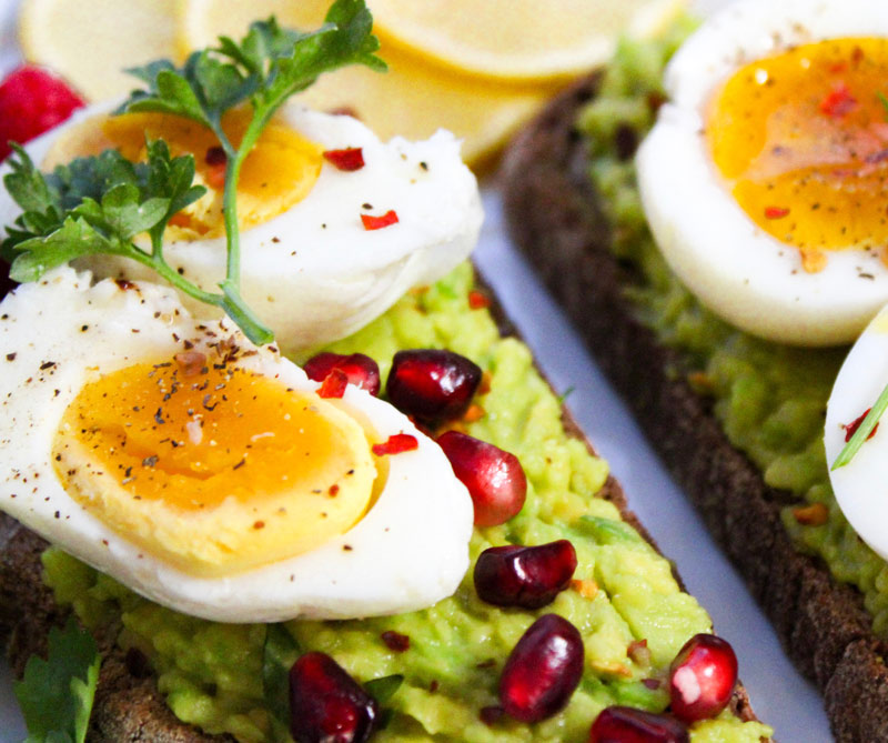 huevos con aguacate